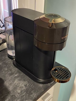 Cafetera Nespresso Vertuo Next + 70 Cápsulas