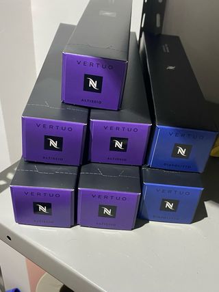 Cafetera Nespresso Vertuo Next + 70 Cápsulas