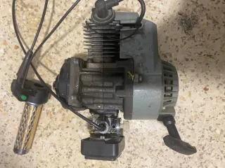 Motor de moto con acelerador y arranque
