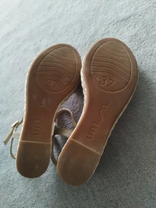 Sandalias Unisa doradas con plataforma