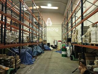 Nave industrial en venta en Loeches