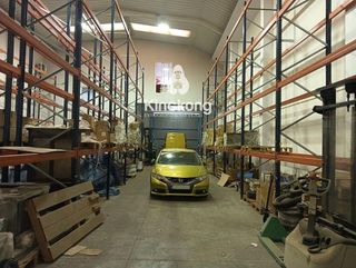 Nave industrial en venta en Loeches