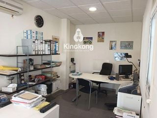 Nave industrial en venta en Loeches