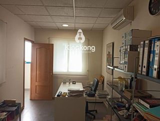 Nave industrial en venta en Loeches