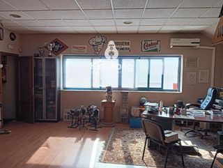 Nave industrial en venta en Loeches