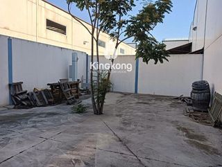 Nave industrial en venta en Loeches