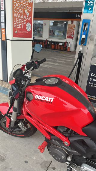 Ducati Monster 696 Roja 25.000 km