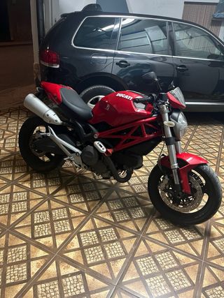 Ducati Monster 696 Roja 25.000 km