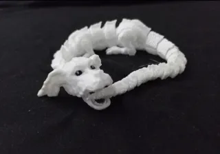 Dragón Falkor Historia Interminable  Figura + pin