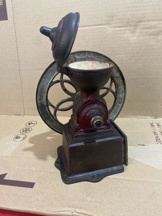 Molinillo de café antiguo