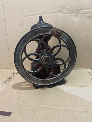 Molinillo de café antiguo