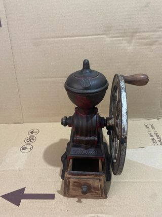 Molinillo de café antiguo