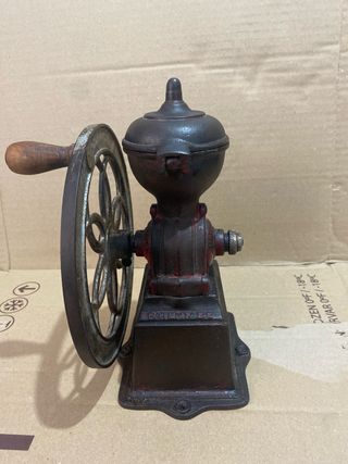Molinillo de café antiguo