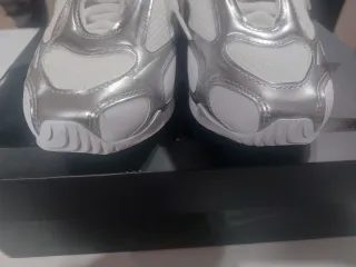 Zapatillas Nike Mujer Plata y Blanco