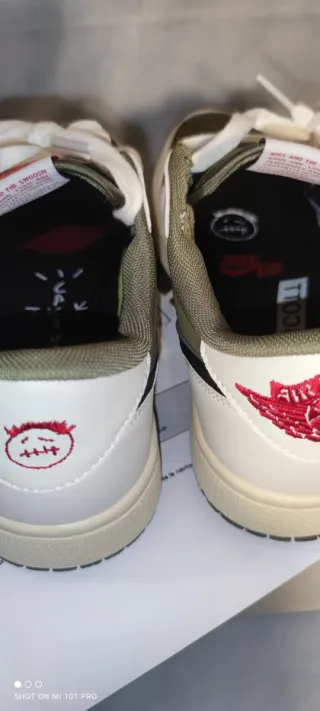 Jordan 1 Low x Travis Scott Olive