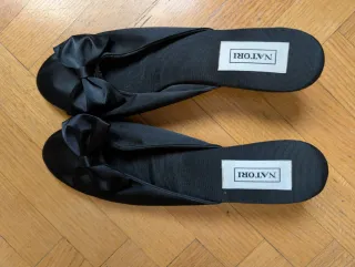 Natori Sandalias de raso negras