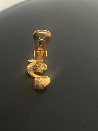 Pendientes dorados vintage con circonitas