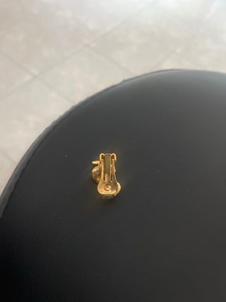 Pendientes dorados vintage con circonitas