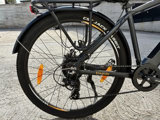 Bicicleta eléctrica Eleglide con acelerador