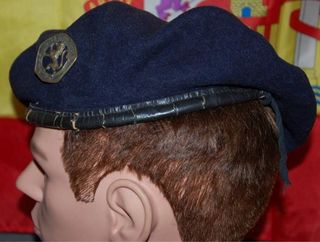 Insignia Queen's Serve León Corona