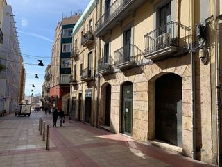 Local comercial en alquiler en Eixample en Tarragona