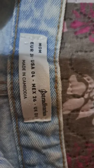 Pantalón vaquero Stradivarius desgastado