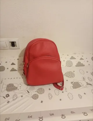 Mochila vestir roja