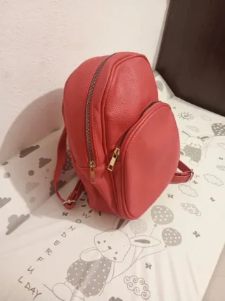 Mochila vestir roja