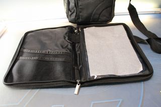 Latitudes. Bolso bandolera y estuche cartera