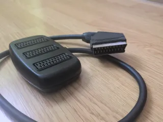 Adaptador Triple Euroconector