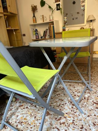 Tavolino e 2 sedie pieghevoli per balcone
