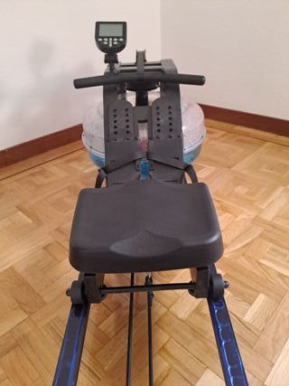 Máquina de remo con pantalla