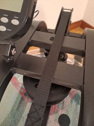 Máquina de remo con pantalla