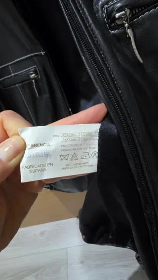 Chaqueta de Piel Negra