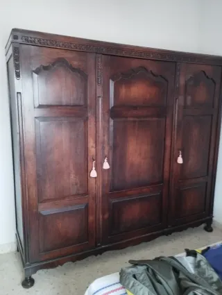 Armario antiguo madera 3 puertas