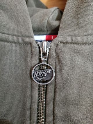 Sudadera Tommy Hilfiger Color Verde Talla XS.