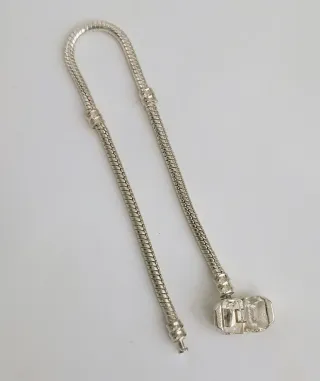 Pulsera flexible baño plata  charms.