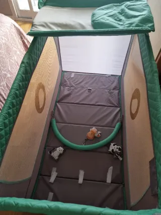 Cuna de viaje plegable