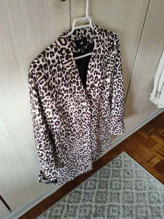 Chaqueta H&M Animal Print Talla 40