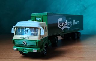 Modellino Camion Mercedes Carlsberg Beer