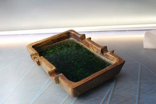 Cenicero de cerámica vidriada. Hecho a mano, años 70.