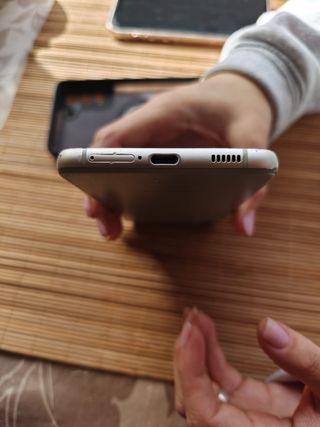 Móvil negro samsung galaxy S21 FE