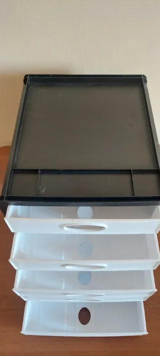 Cassettiera da ufficio in plastica