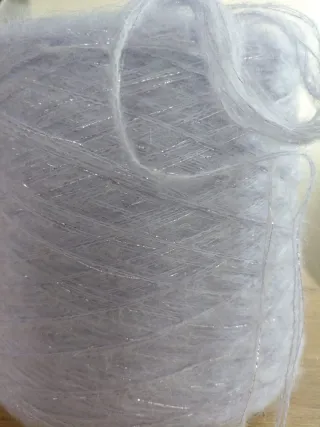 Gomitolo lana glicine chiaro con filo lamé