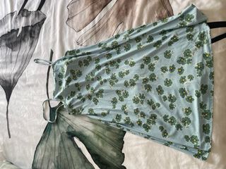 Vestido floral azul y verde