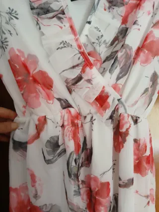 Vestido Diva floral blanco y rojo sin estrenar
