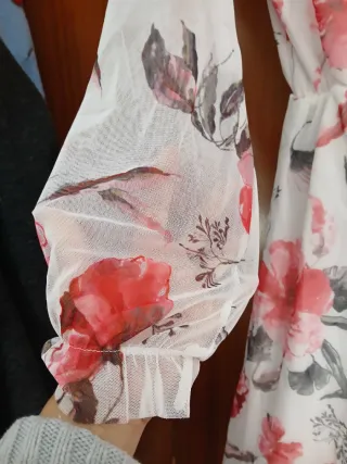 Vestido Diva floral blanco y rojo sin estrenar