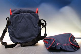 Bandolera y neceser de FCB. Barça, Barcelona. Nuevos, sin uso.