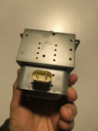 Magnetrón para microondas