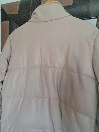 Plumífero acolchado beige